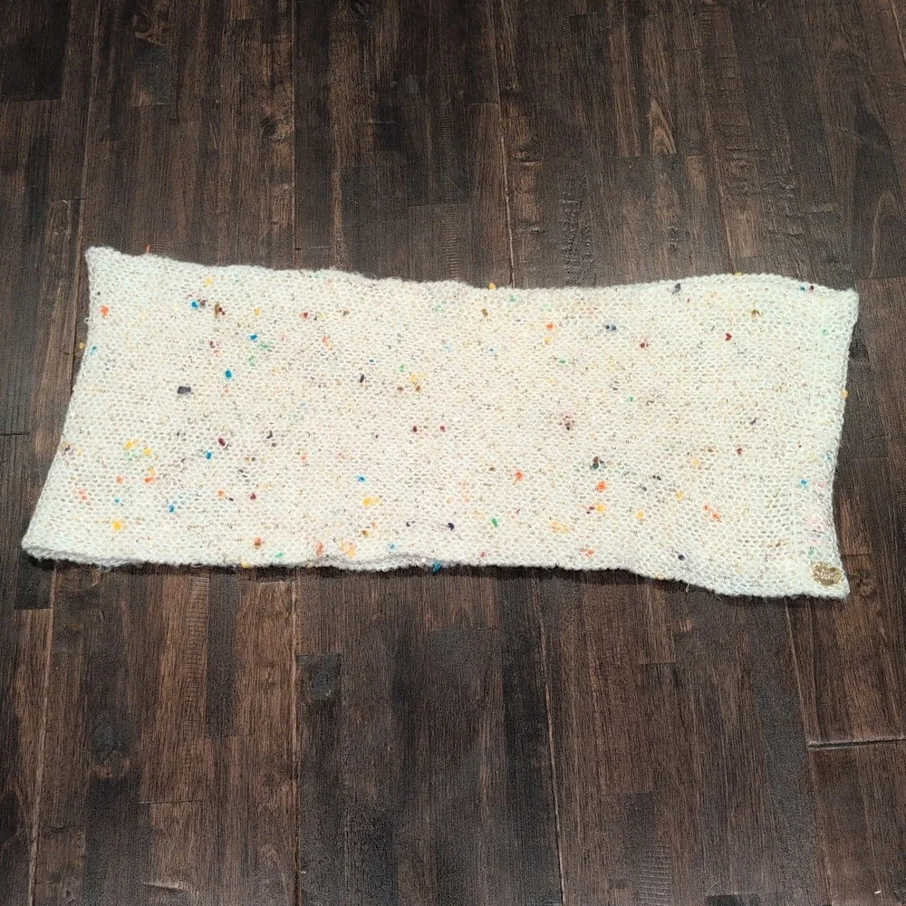 Betsy Johnson Cream Confetti Knit Infinity Scarf Sparkle Sequin Gold Heart Charm